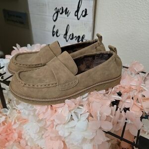 🥿Tan Women's Loafers- BOC Size 8